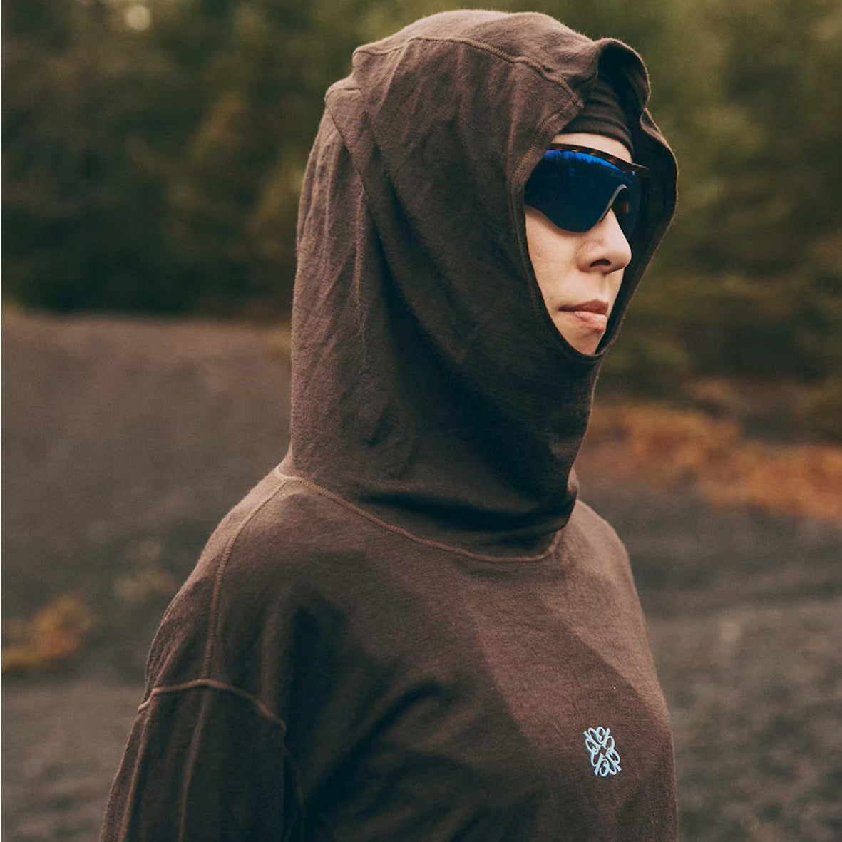 SOLID WOOL HOODIE