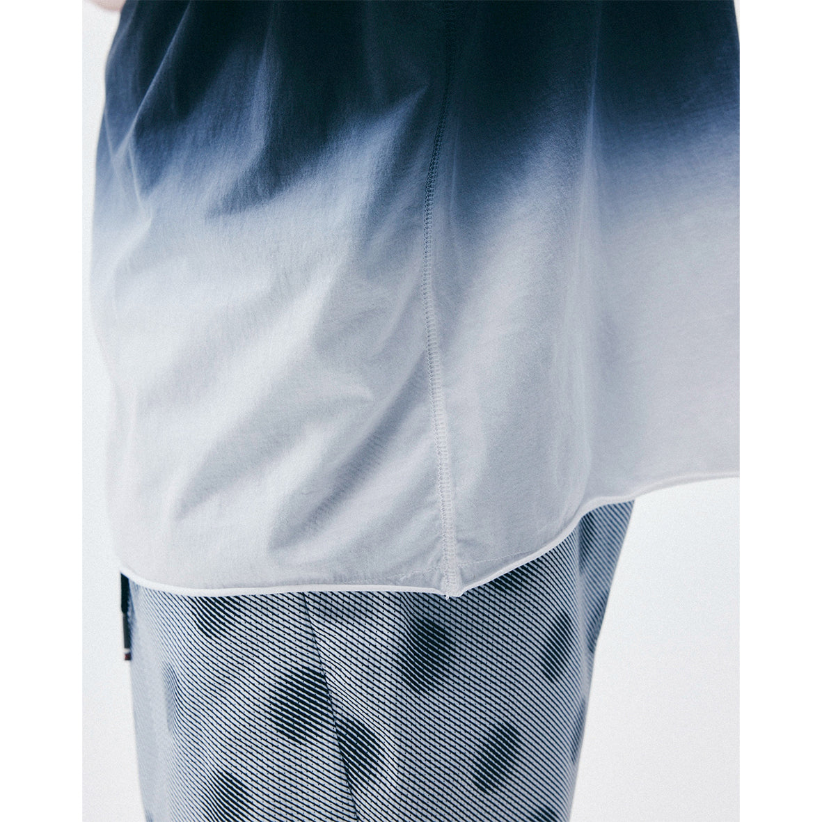 DIP DYE SHEER SLEEVELESS