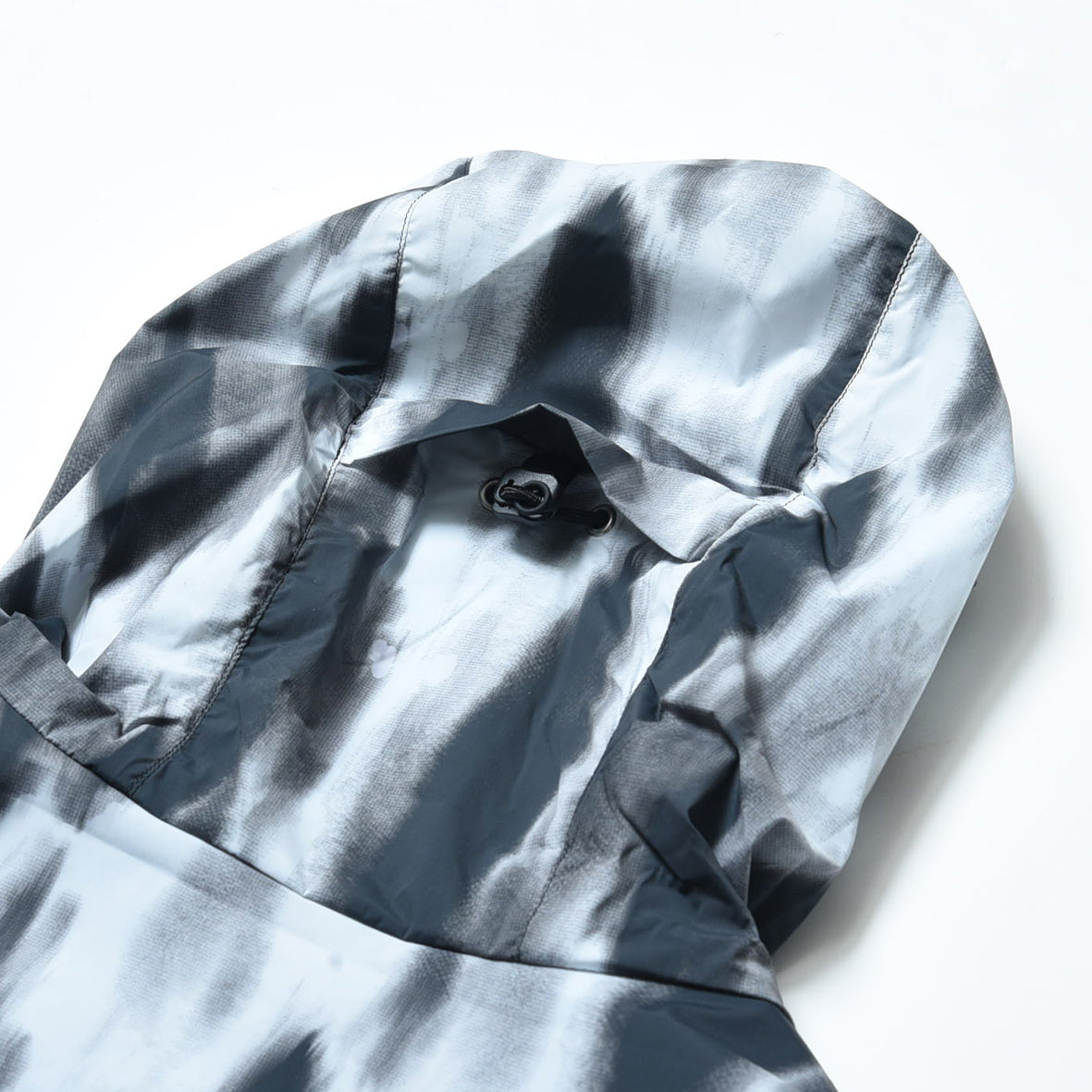 GRAPHIC NYLON PACKABLE HOODIE