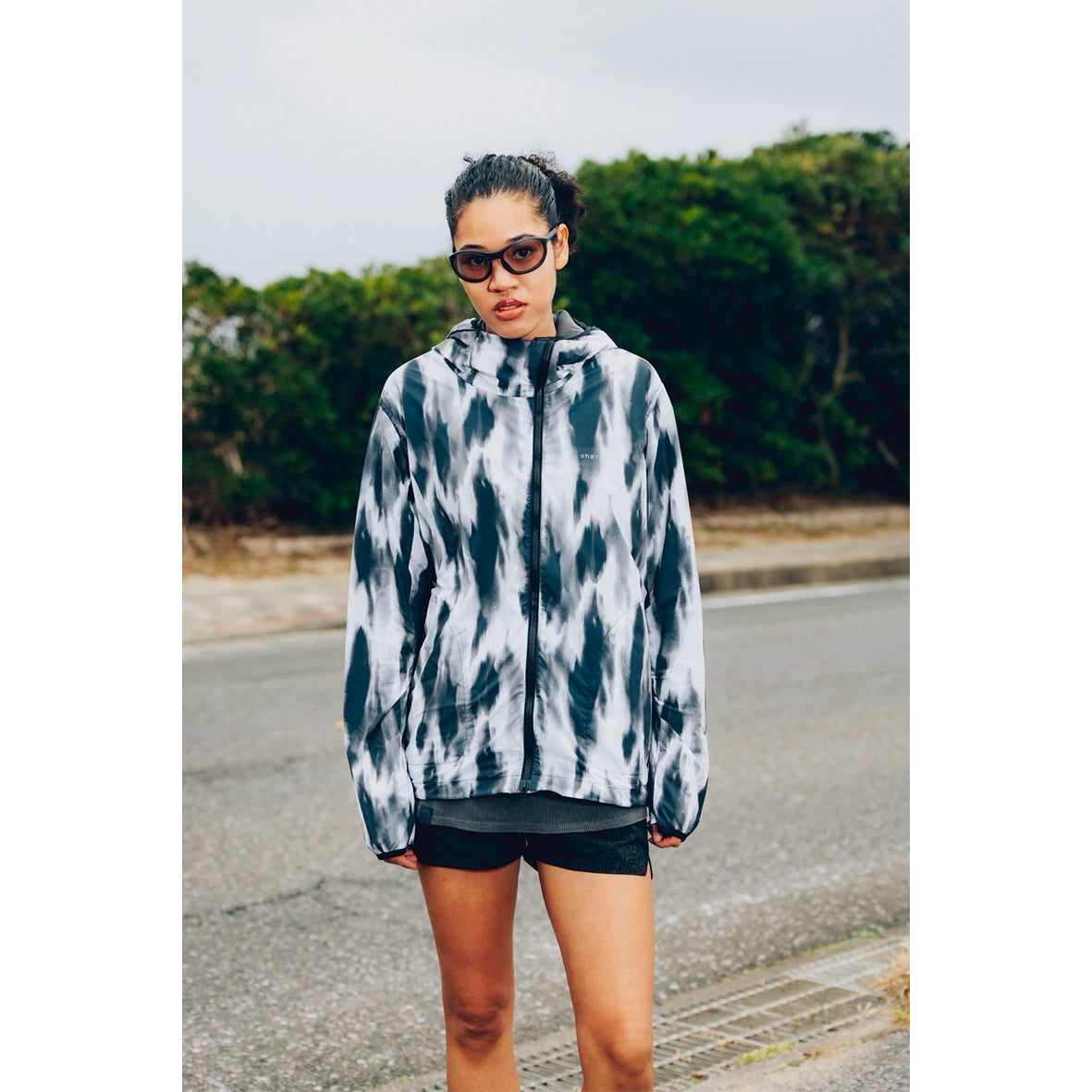 GRAPHIC NYLON PACKABLE HOODIE