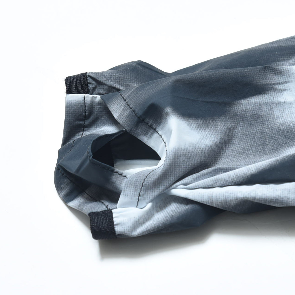 GRAPHIC NYLON PACKABLE HOODIE