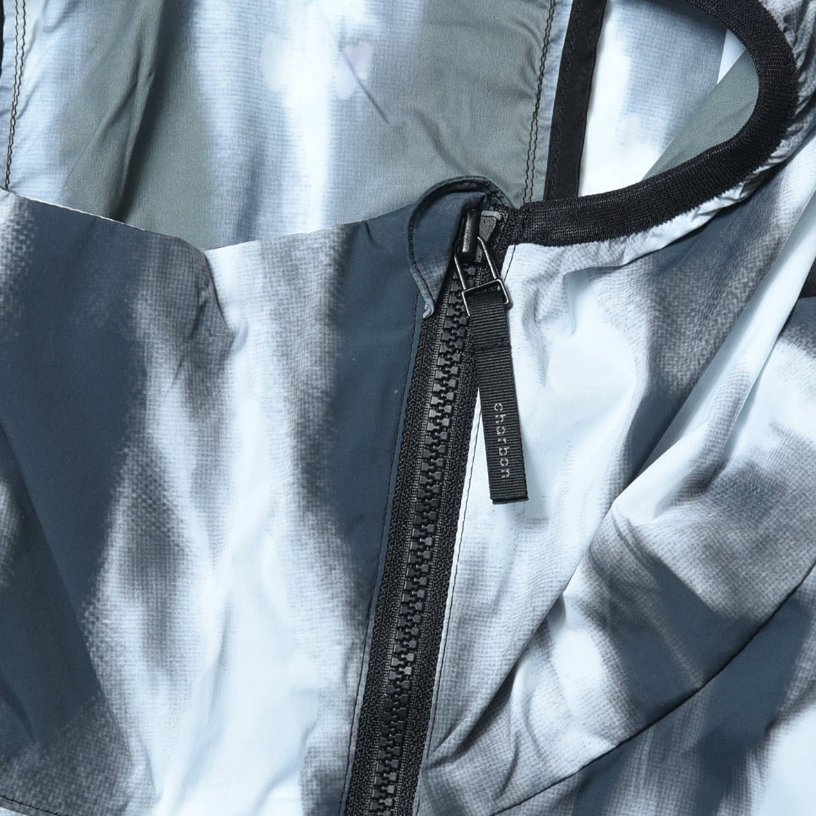 GRAPHIC NYLON PACKABLE HOODIE