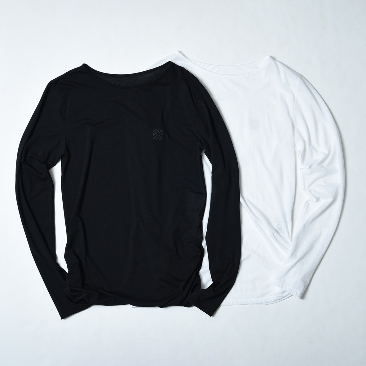 SHEER SHIRRING LONG-SLEEVE T-SHIRT