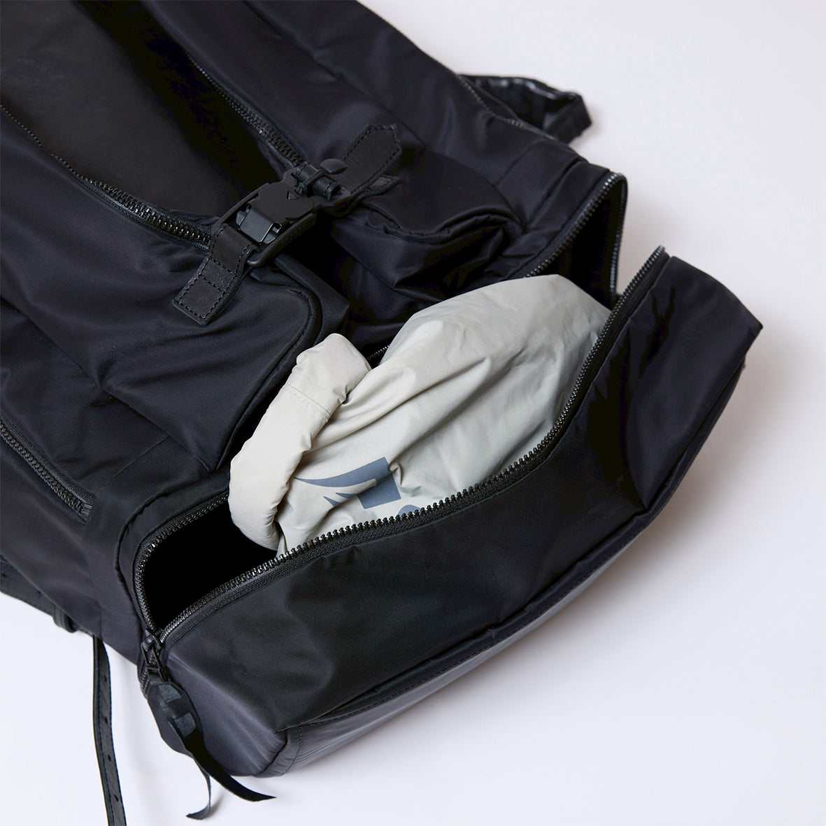 Athletic sac charbon38