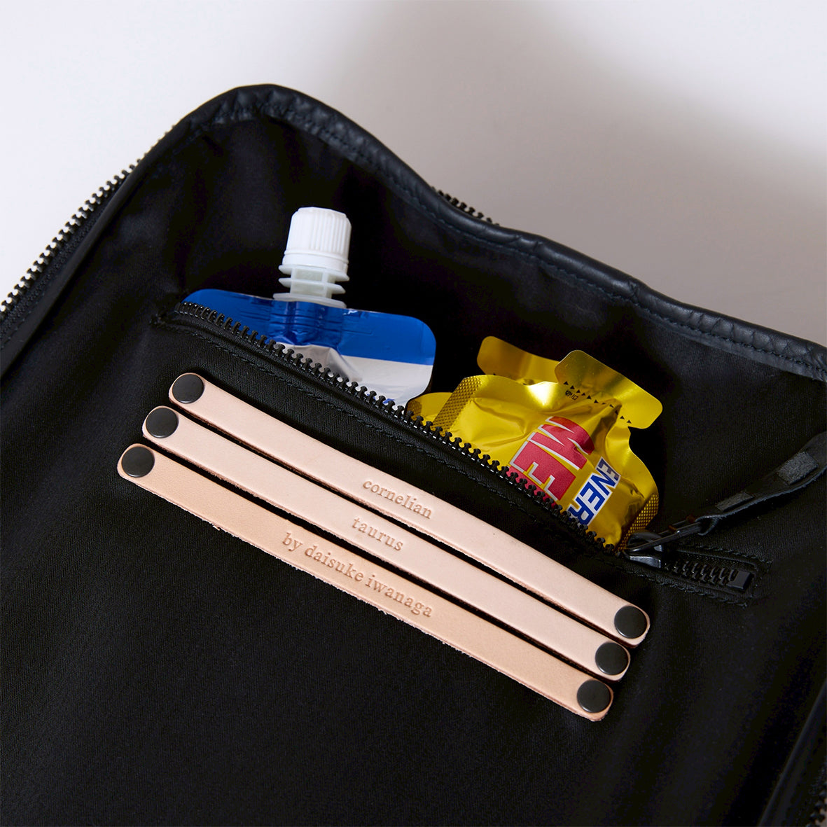 Athletic sac charbon38