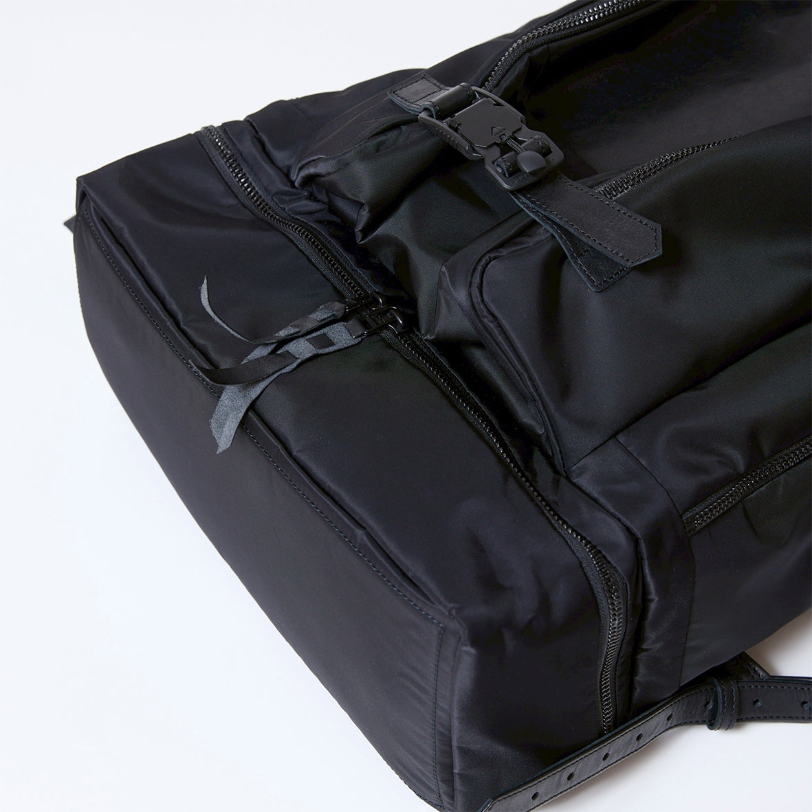 Athletic sac charbon38