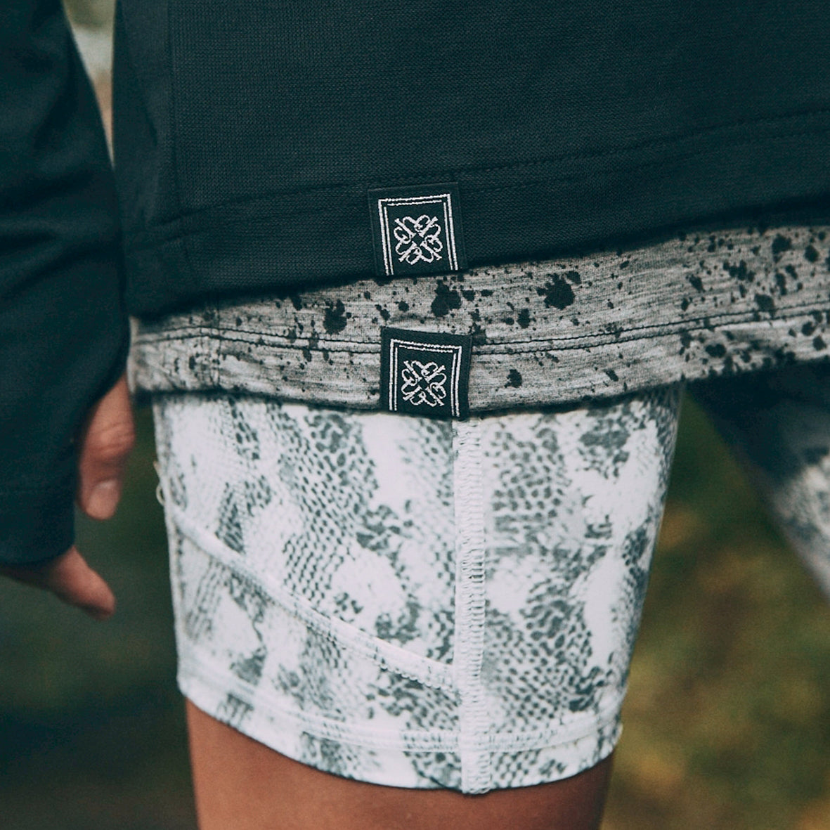 PYTHON PATTERN 10 POCKETS SHORT LEGGINGS(WOMEN)