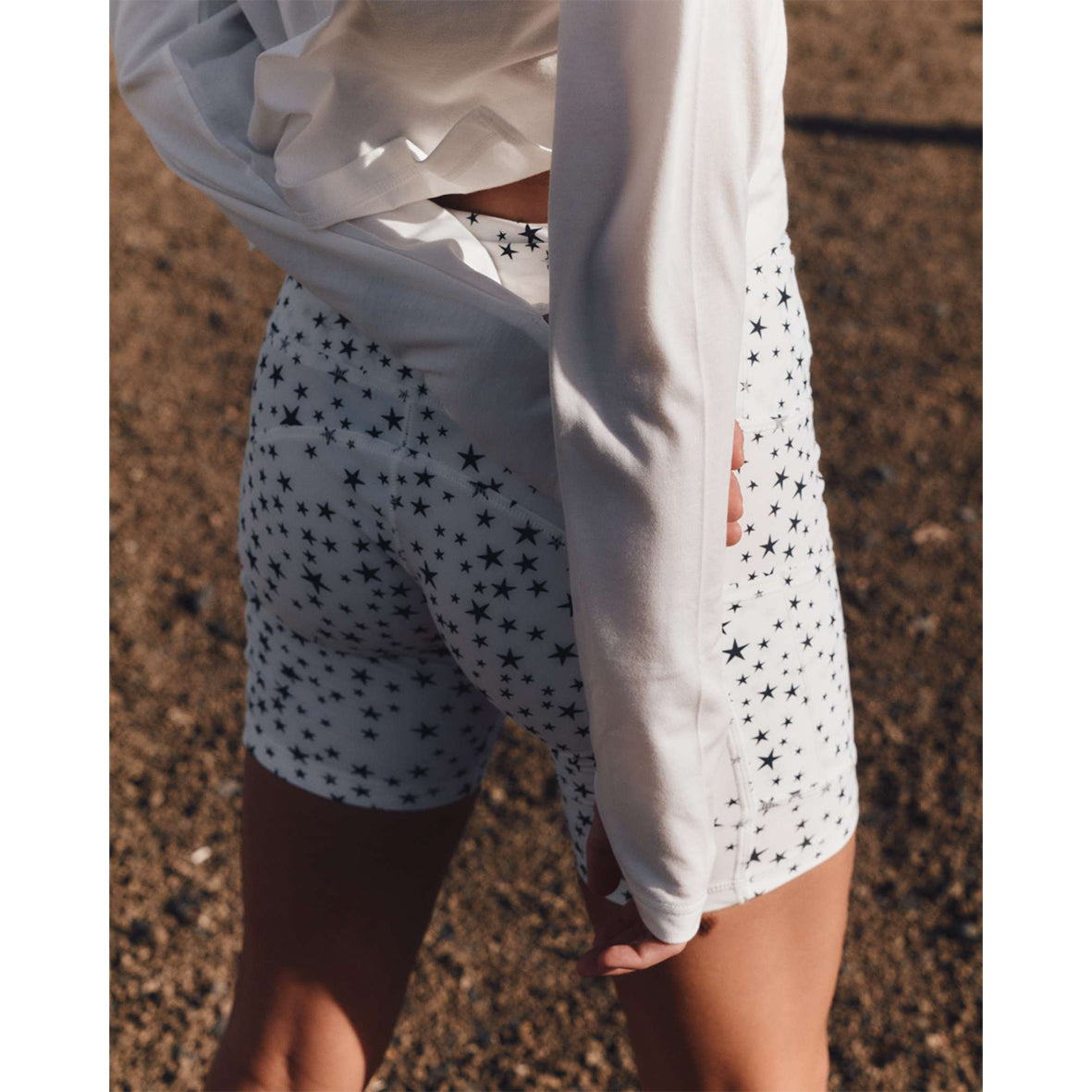 SHORT LENGTH LONG SLEEVE T-SHIRT