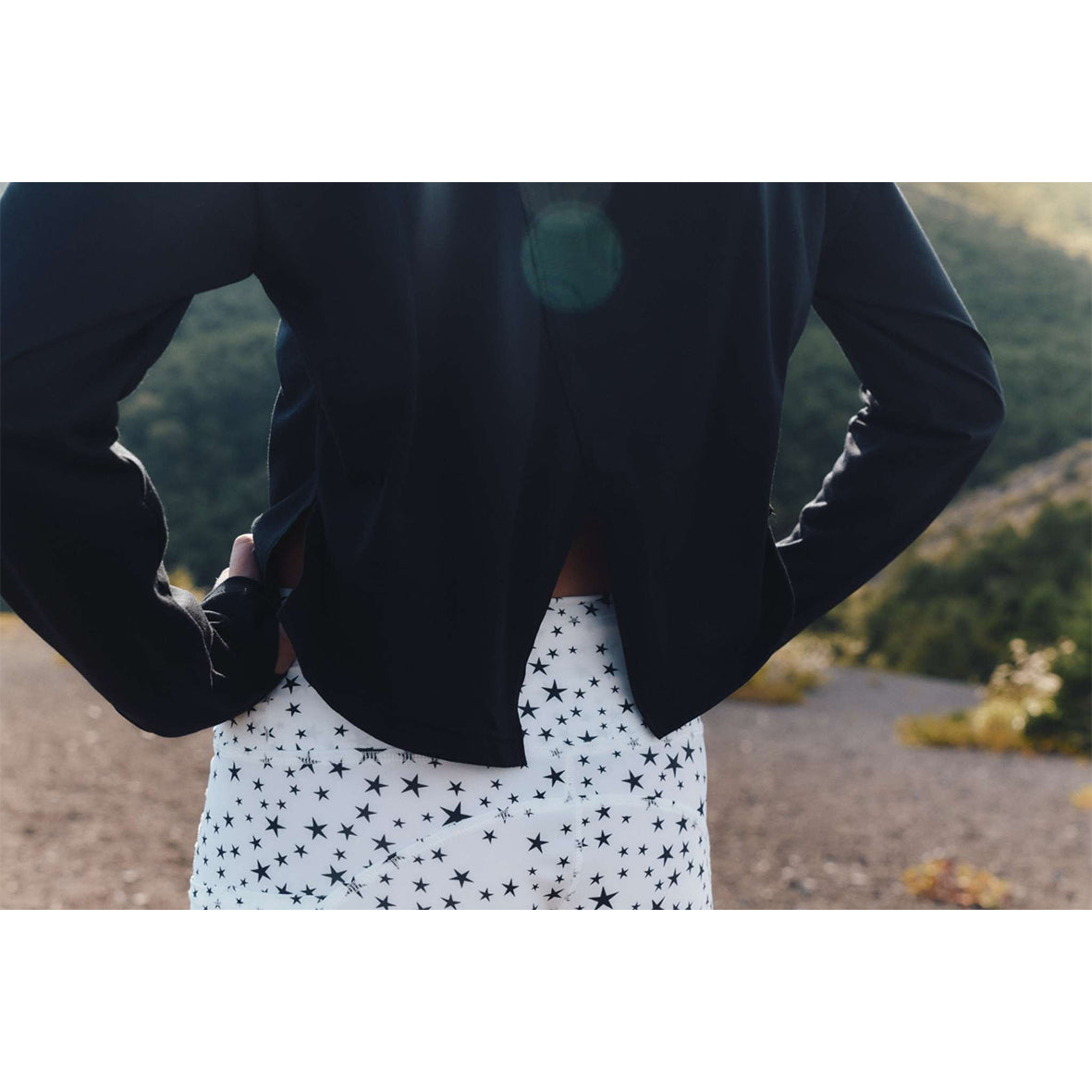 SHORT LENGTH LONG SLEEVE T-SHIRT