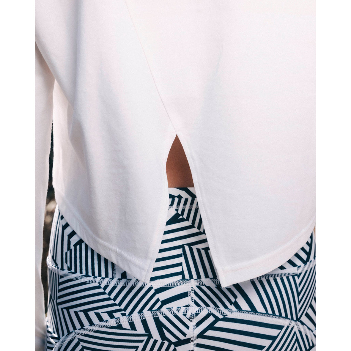 SHORT LENGTH LONG SLEEVE T-SHIRT
